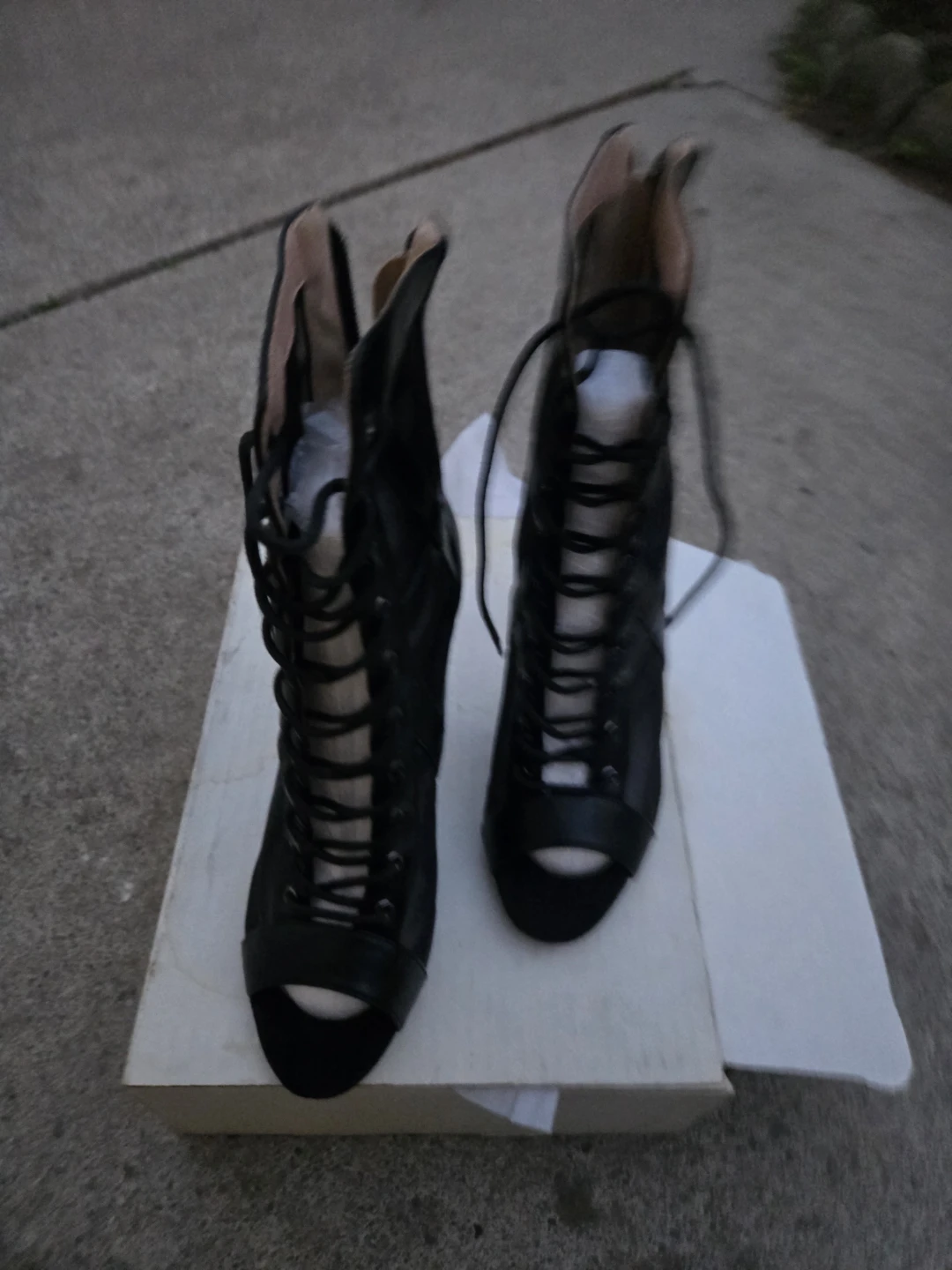 Black Lace-Up Mesh Heeled Booties - photo 2