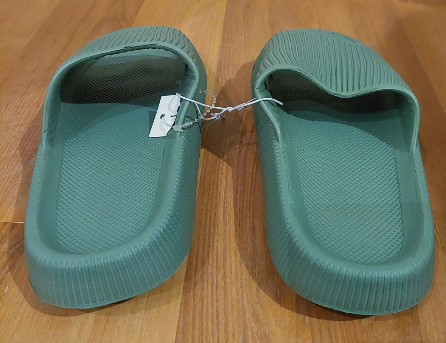 Green Pillow Slides Size 6 - photo 2