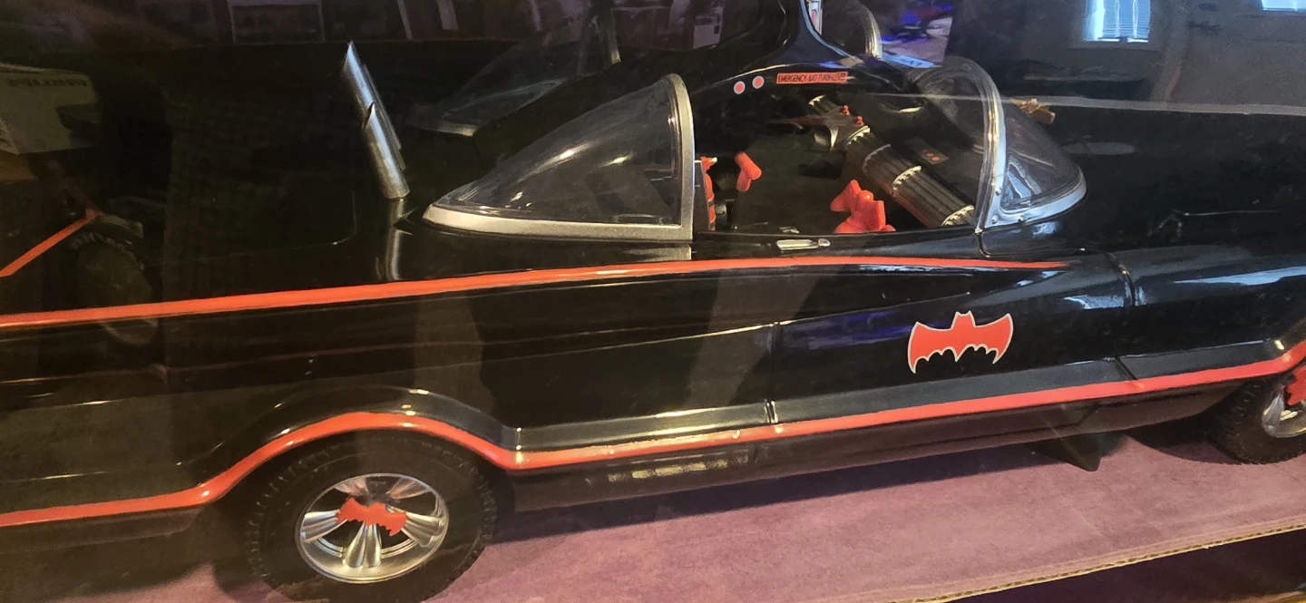 Batman Classic TV Series Batmobile - photo 5