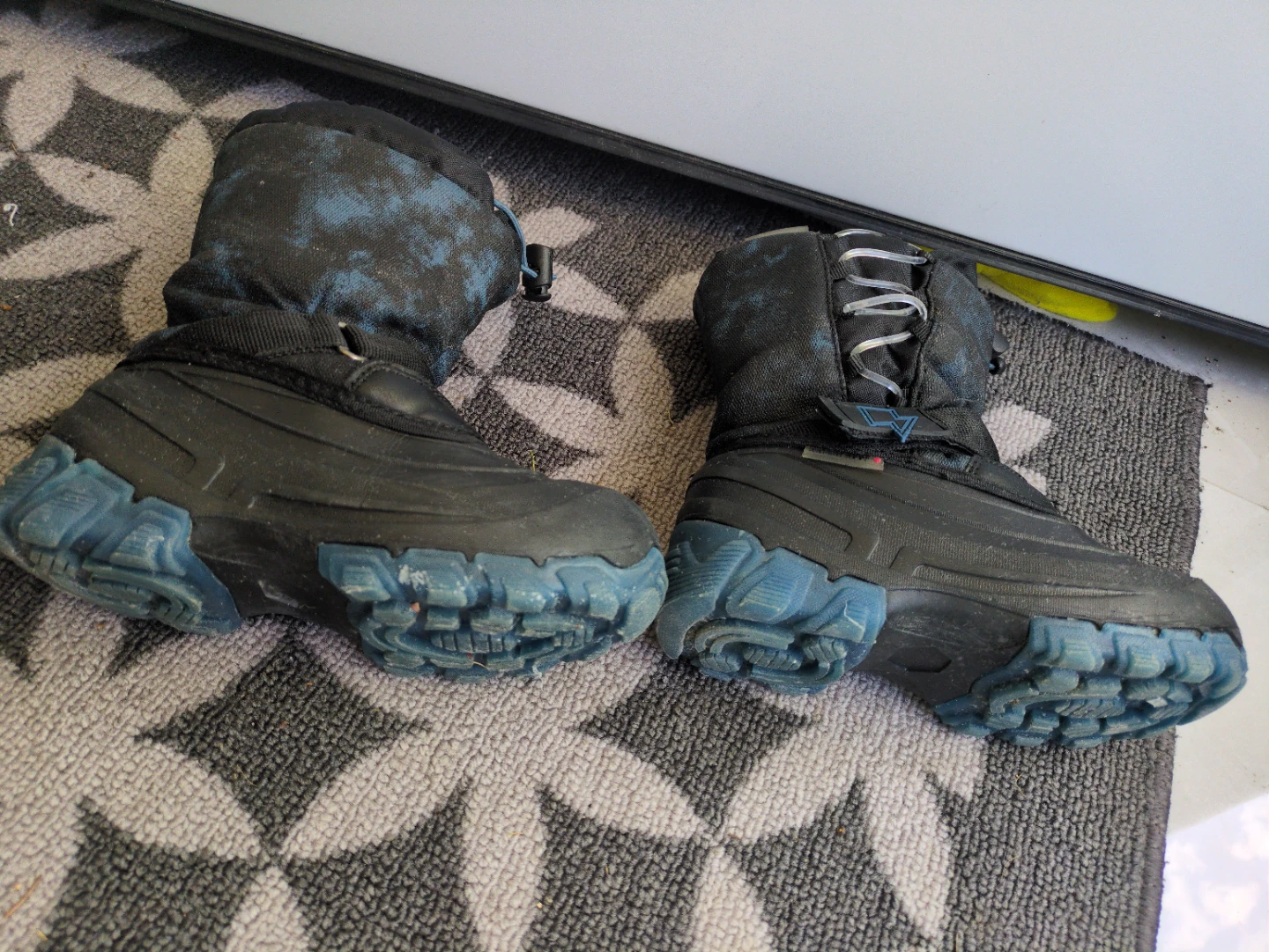 Kids' Thunder Snow Boots Size 13 - photo 4