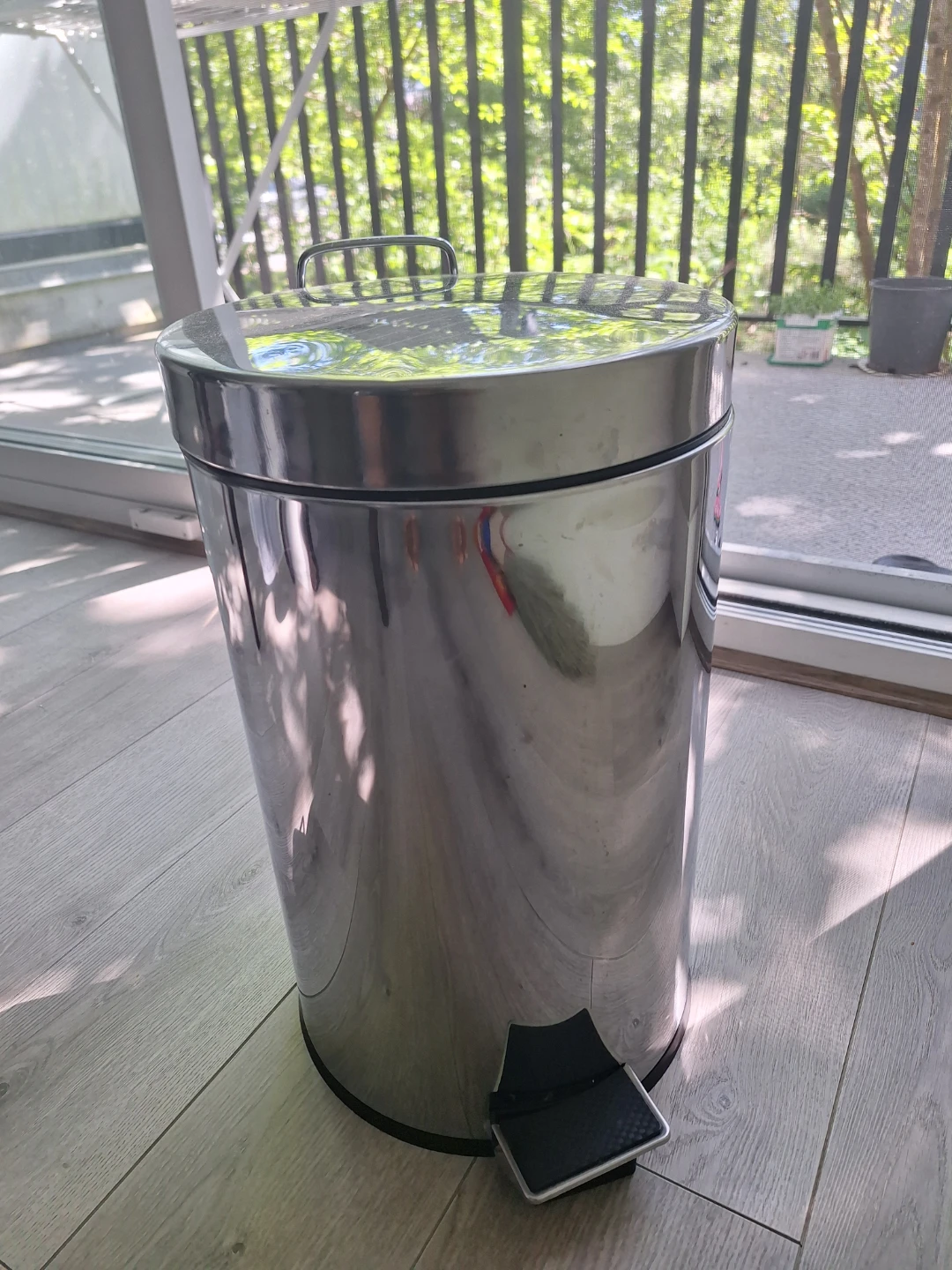 Stainless Steel Step Trash Can with Inner Bucket - photo 5