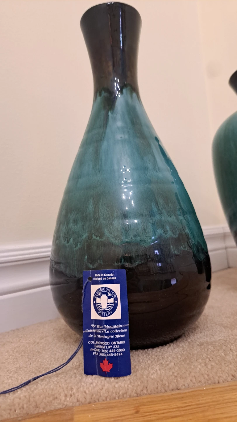 Large Blue Mountain Pottery Vase - photo 5