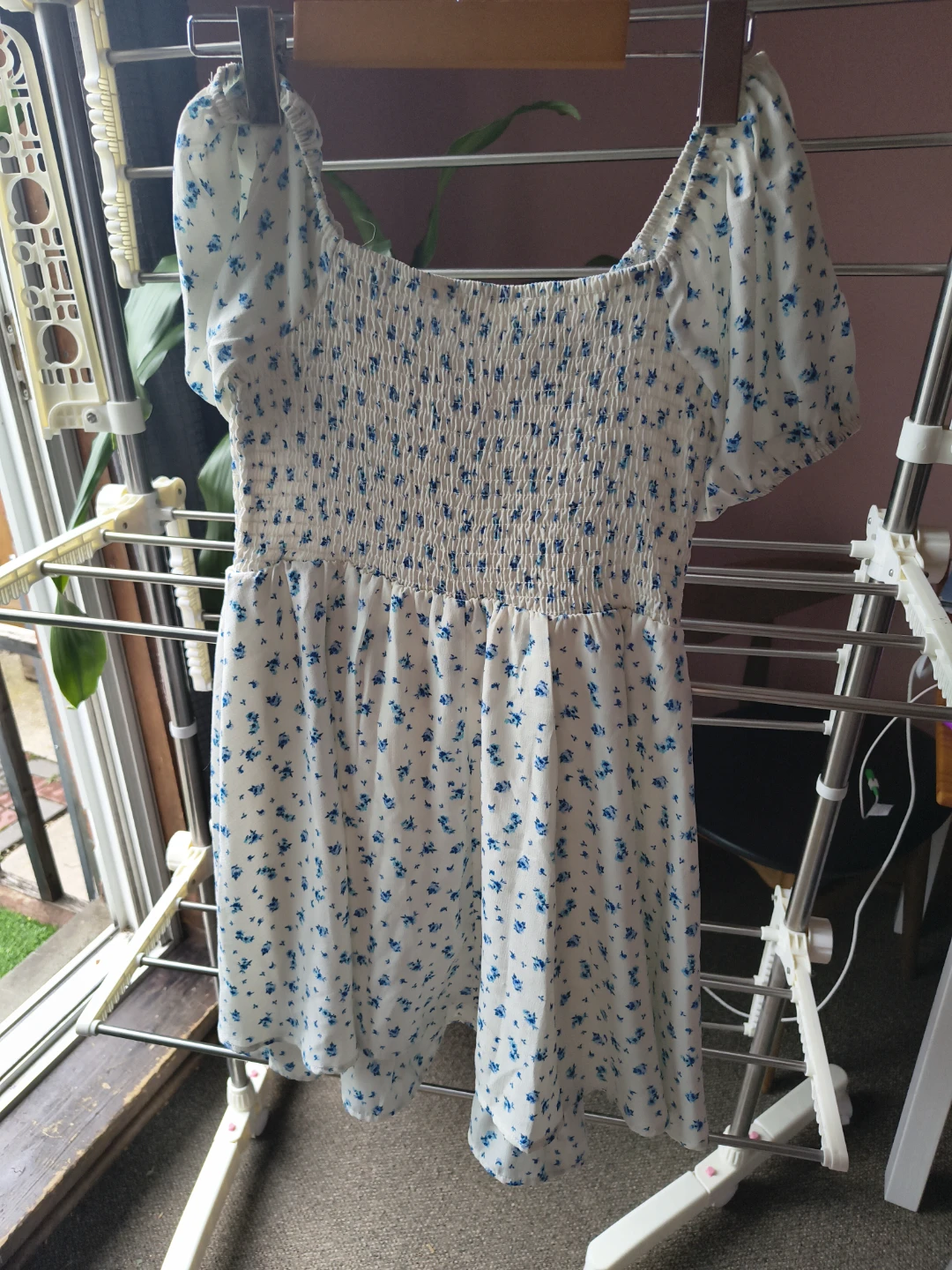 White and Blue Floral Smocked Dress - photo 2