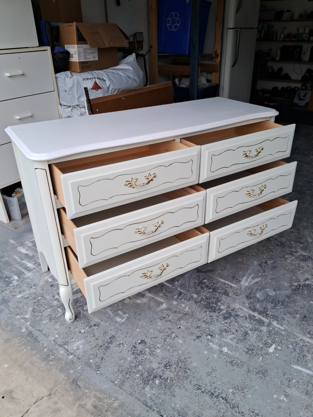 White Six-Drawer Dresser - photo 4