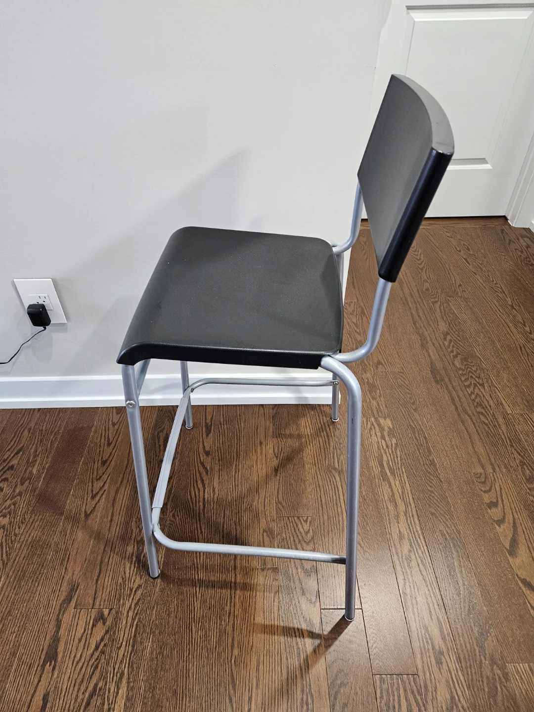Bar stool with backrest, counter height - photo 4