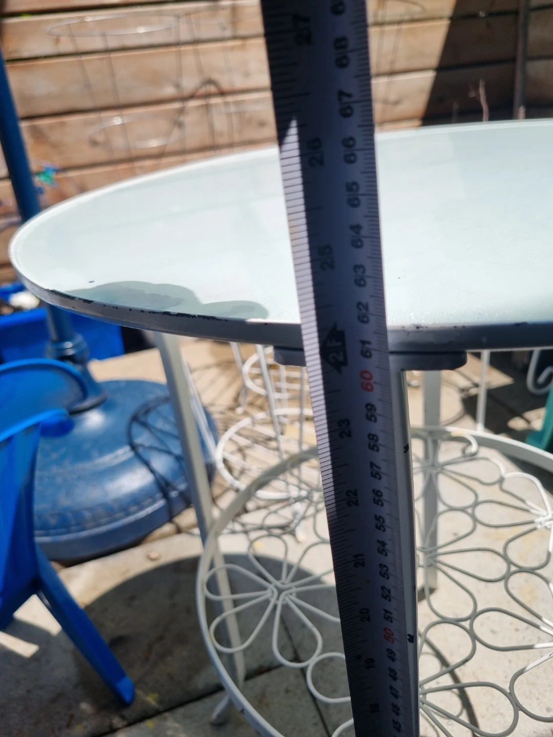 White Metal Side Table with Glass Top - photo 2