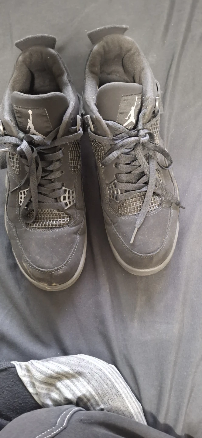 Air Jordan 4 Retro Sneakers