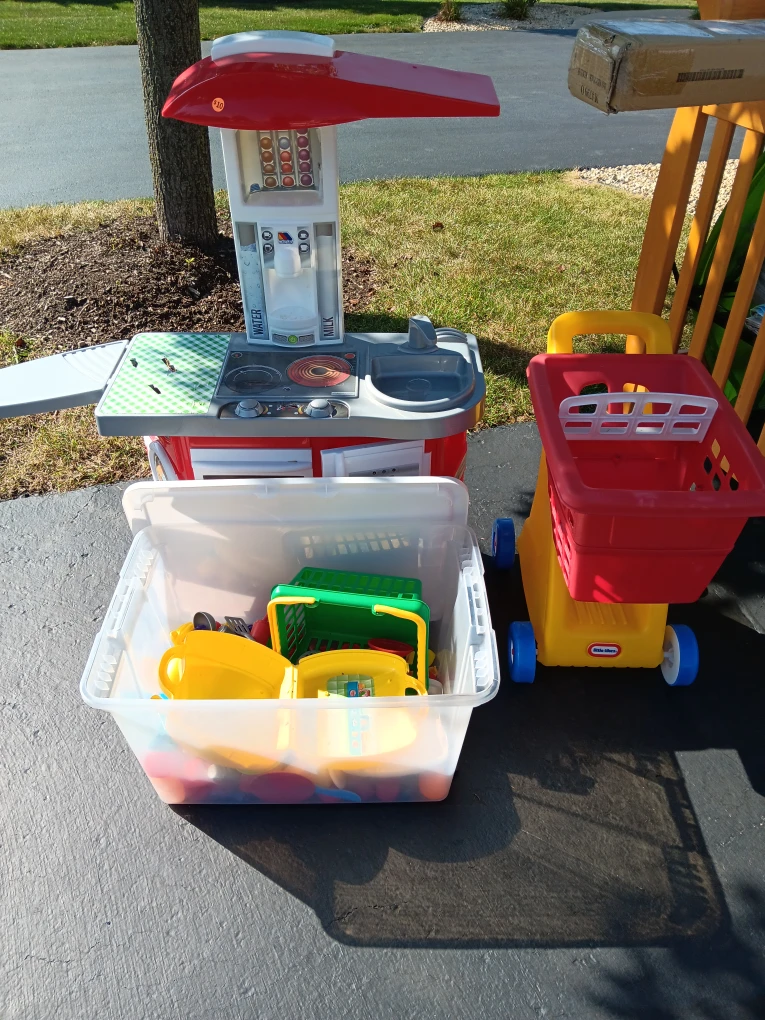 Little Tikes Shopping Cart and Play Kitchen Set