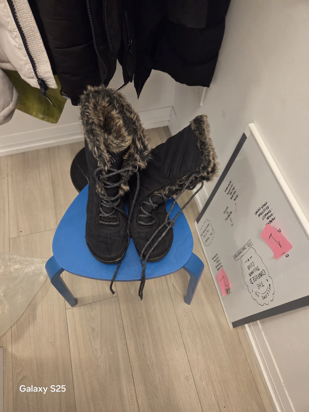Columbia Women's Black Winter Boots - photo 2