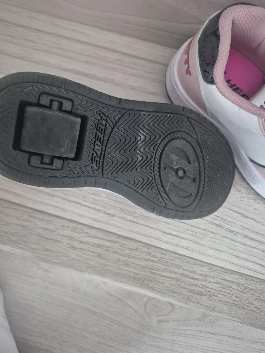 Heelys Hello Kitty Roller Shoes White Pink Youth Size - photo 3