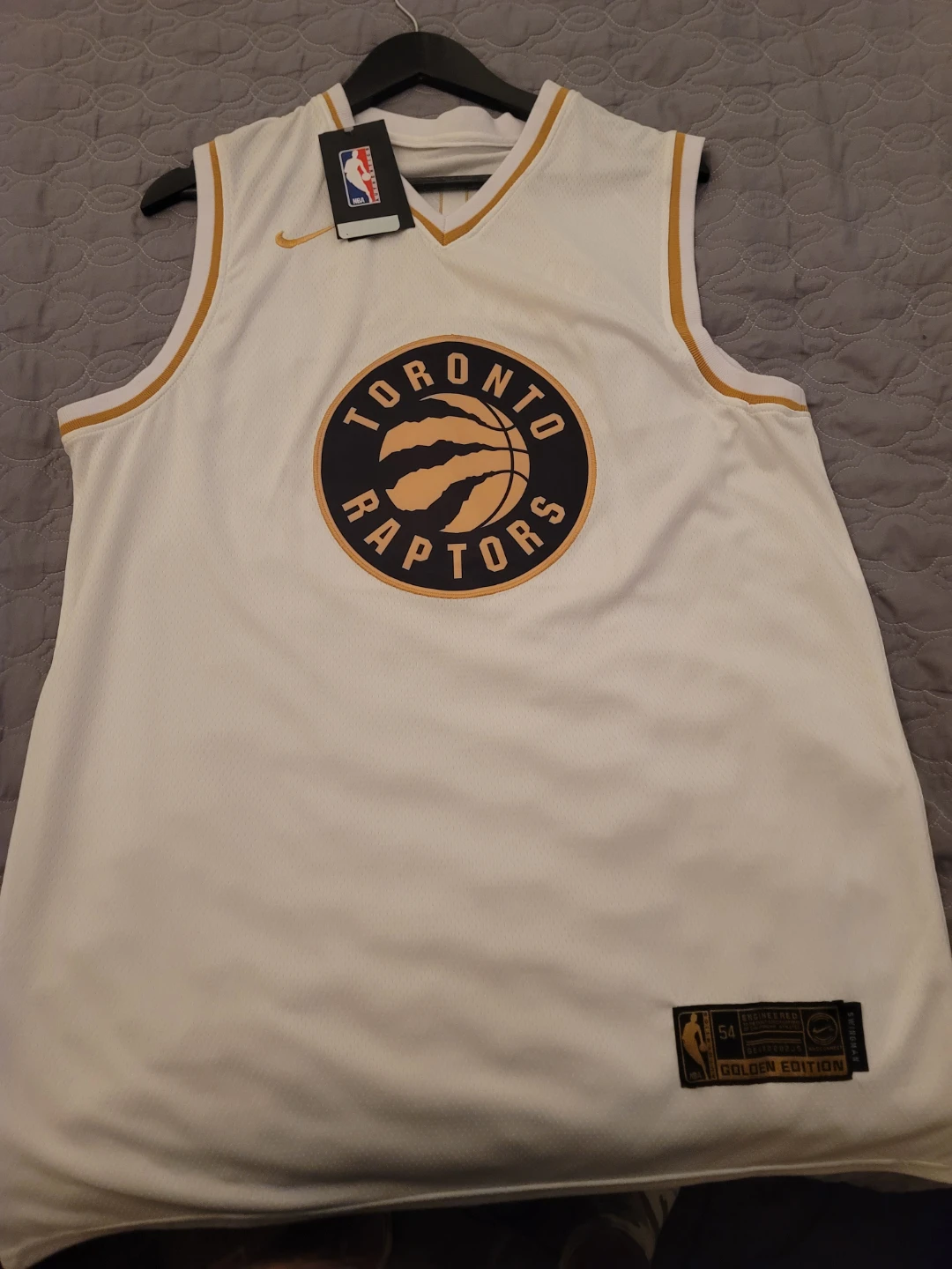 Toronto Raptors Vanvleet #23 Golden Edition Jersey Size 54