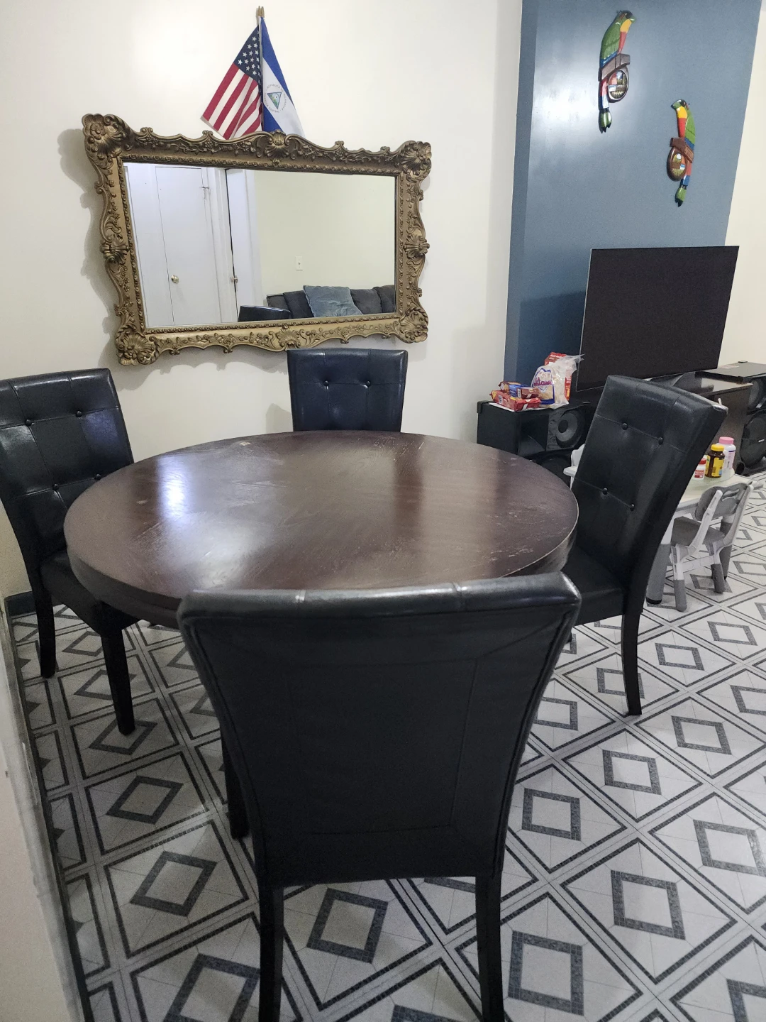 Round Dining Table and 4 Chairs Set - photo 4