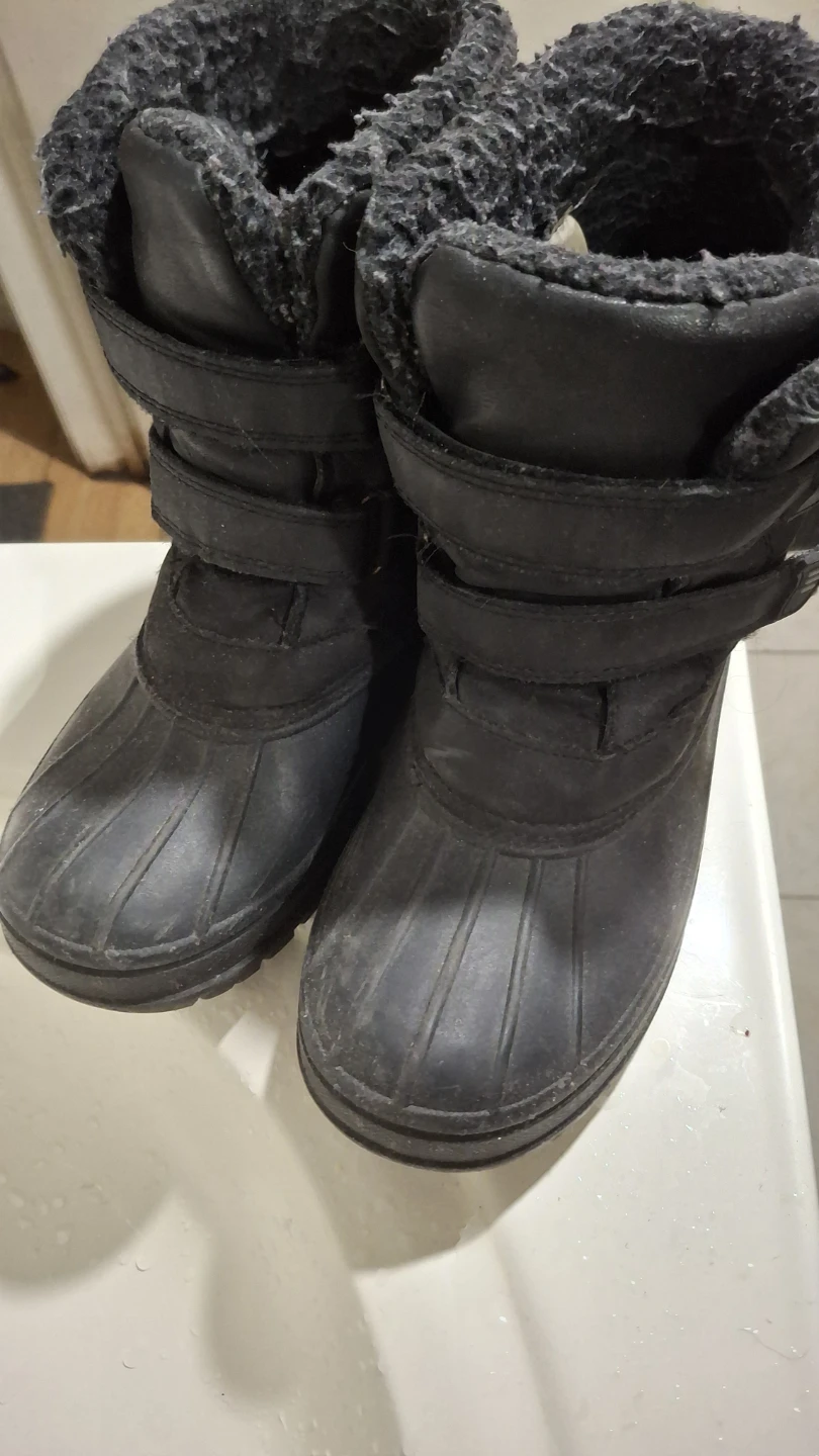 Joe Fresh Kids Black Winter Boots Size 5 - photo 2
