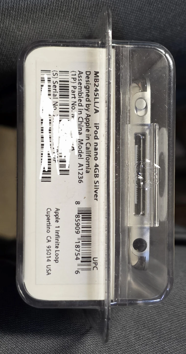 Apple iPod Nano 3rd Generation 4GB Silver (Model A1236) - photo 5