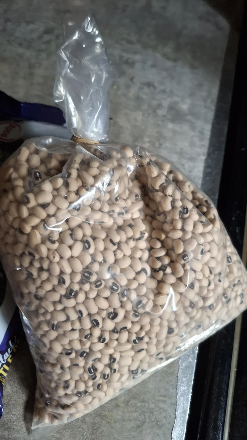 Black Turtle Beans and black eyed beans - photo 3