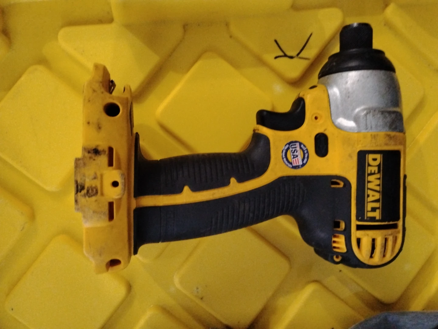 DeWalt DC825 1/4" Cordless Impact Driver