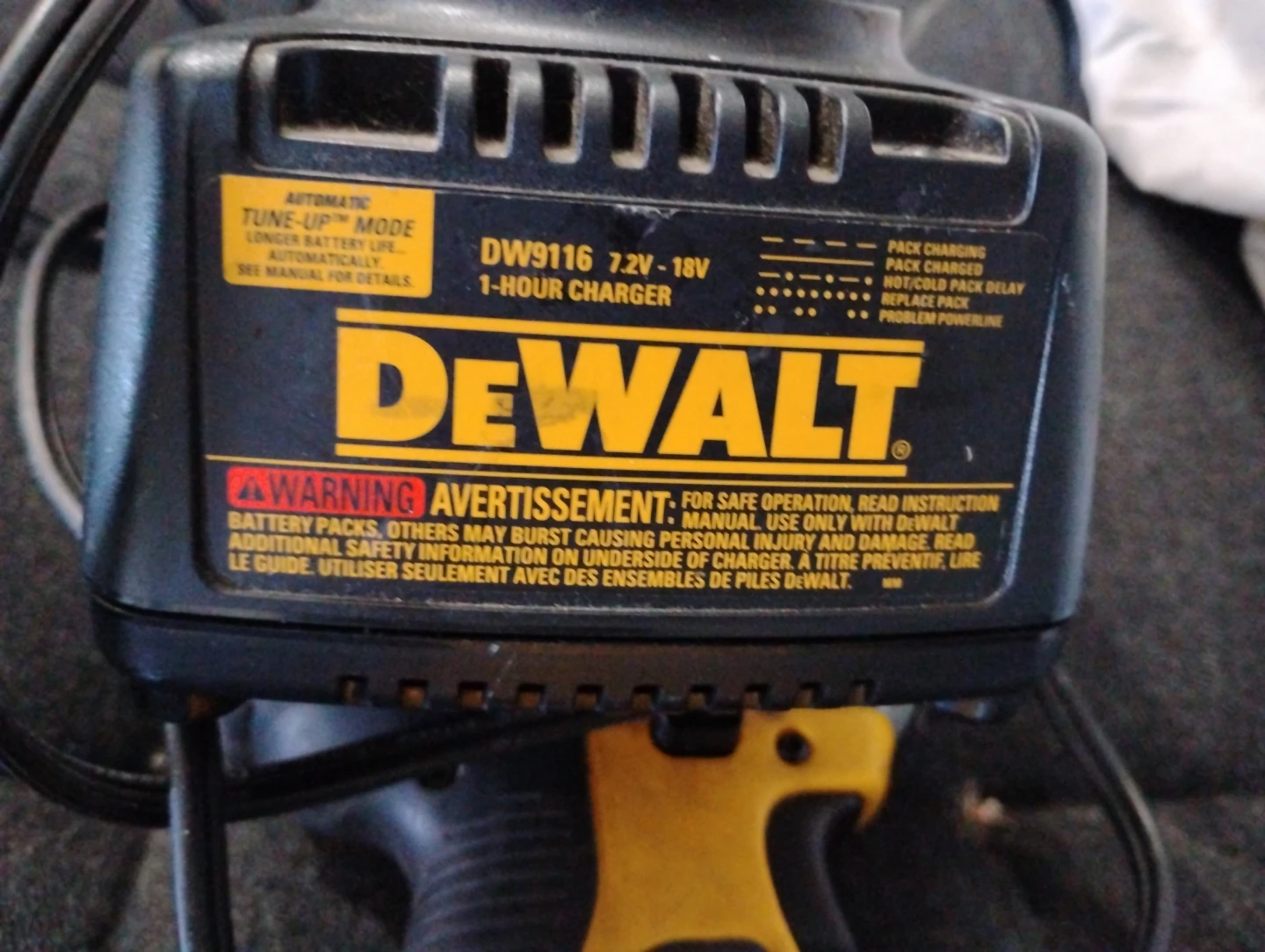 DeWalt DC825 1/4" Cordless Impact Driver - photo 5