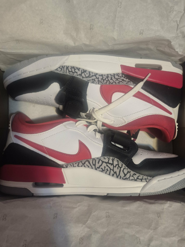 Nike Air Jordan 3 – Tinker Sneakers - photo 2