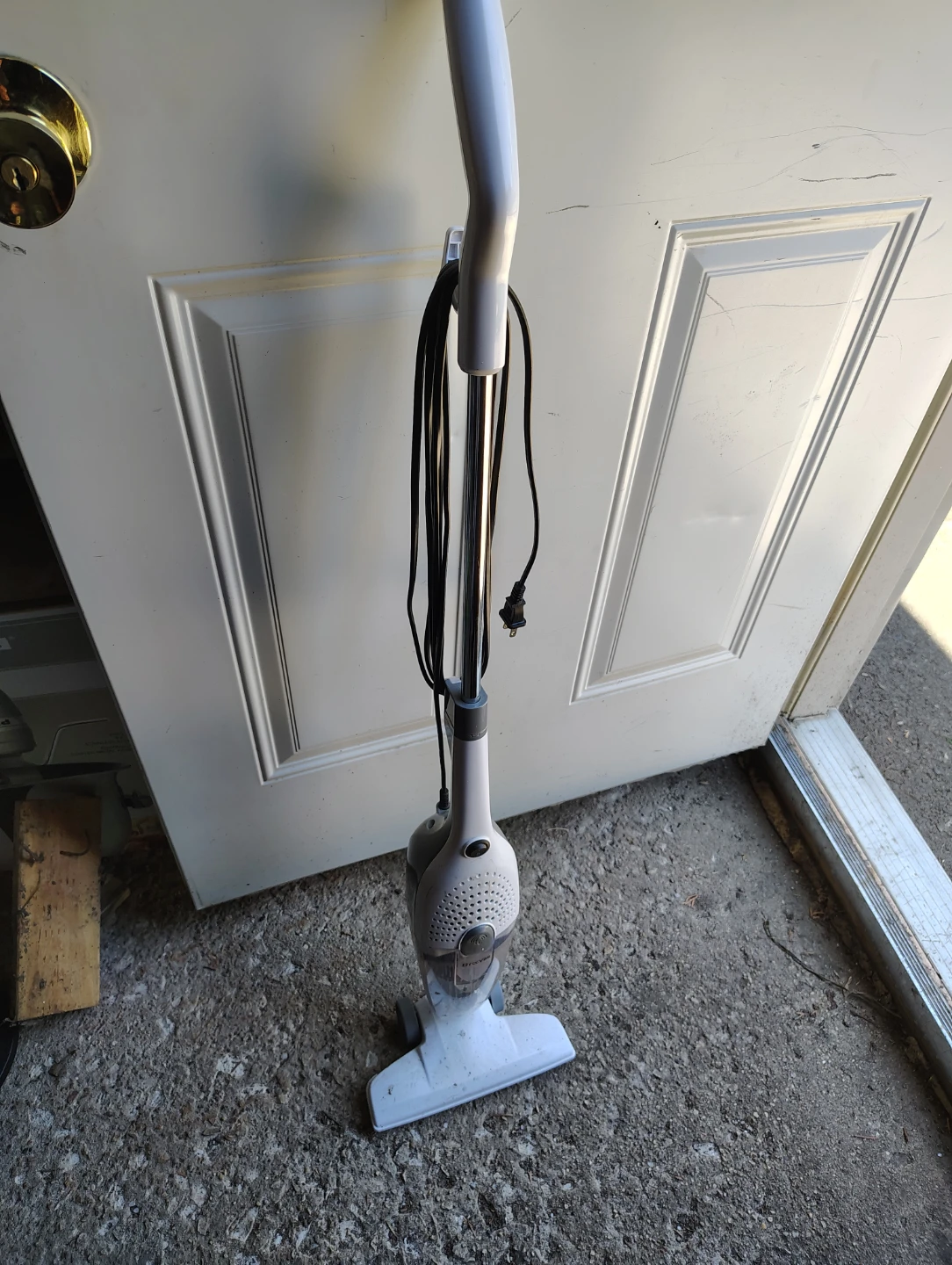 Brocvas Handheld Stick Vacuum Cleaner with Attachments
