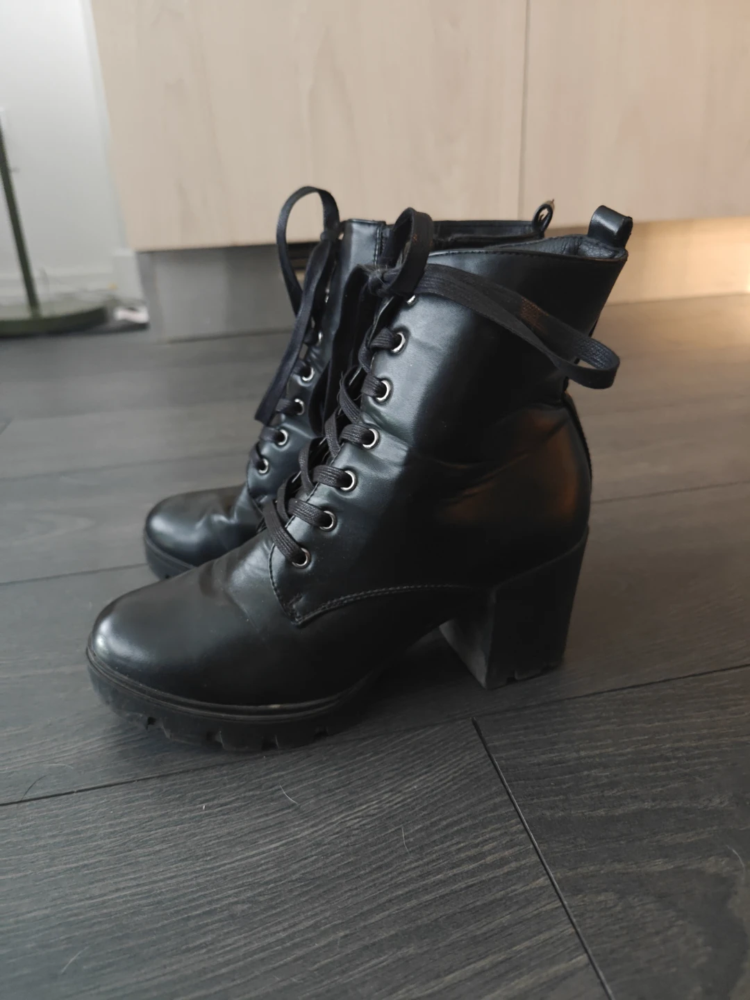 Black Lace-Up Heeled Boots - photo 2