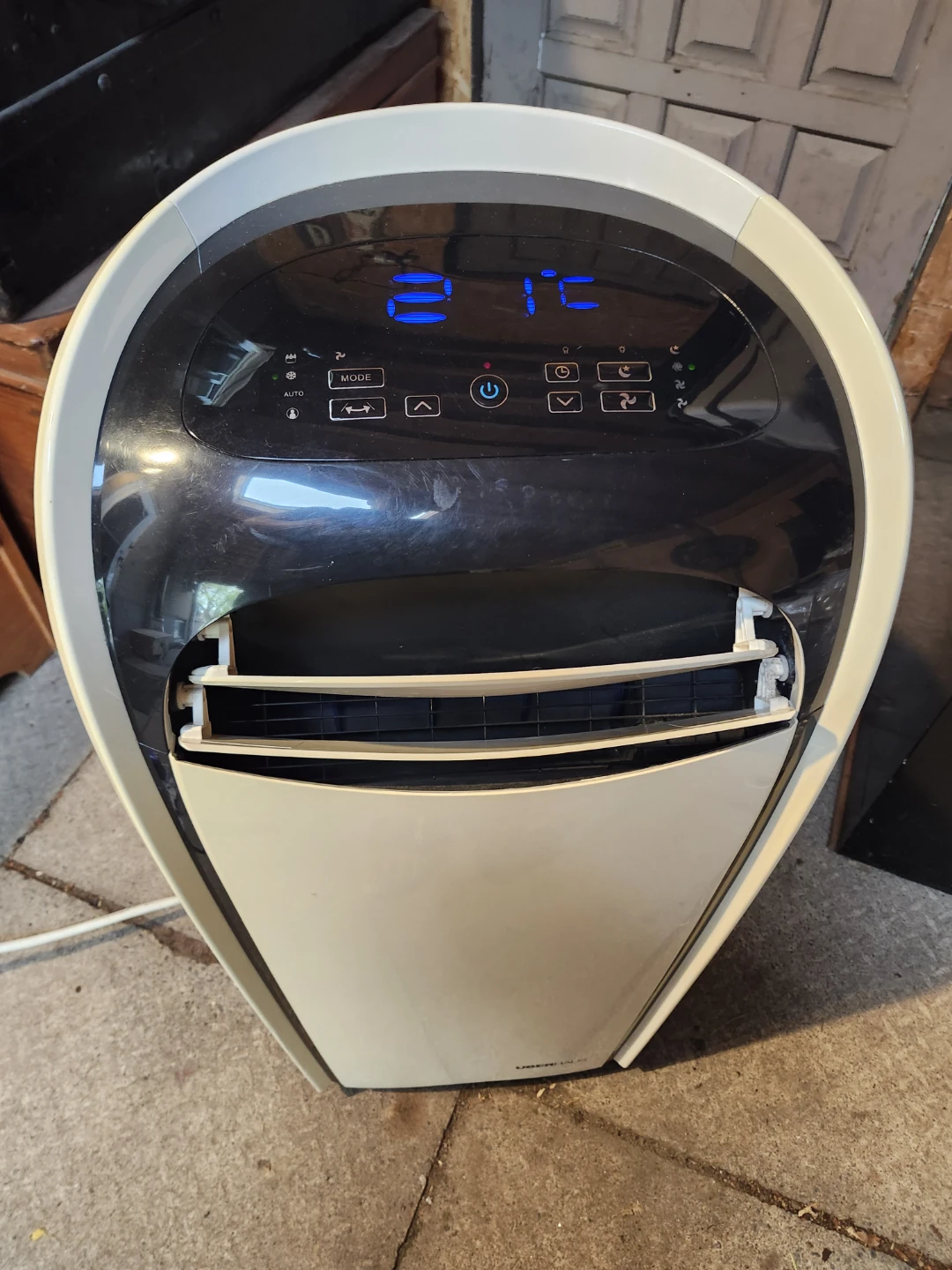 10000 BTU Portable Air Conditioner + window kit (Great cond!) - photo 2
