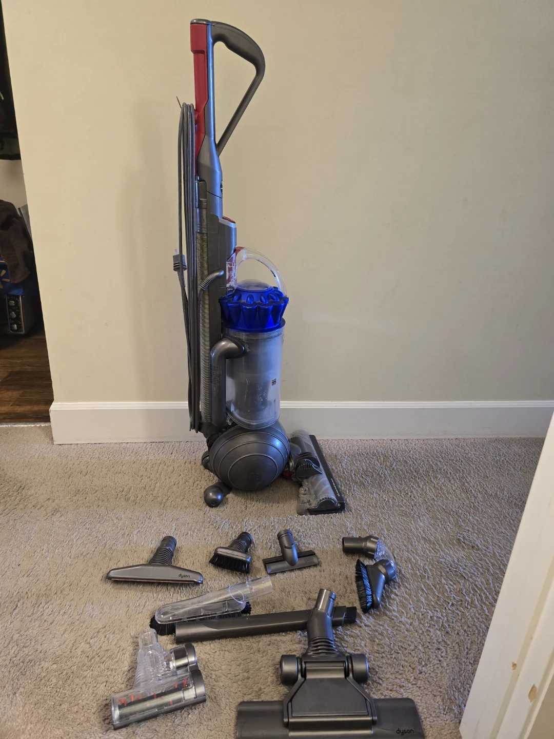 Dyson DC66 vacuum - photo 2