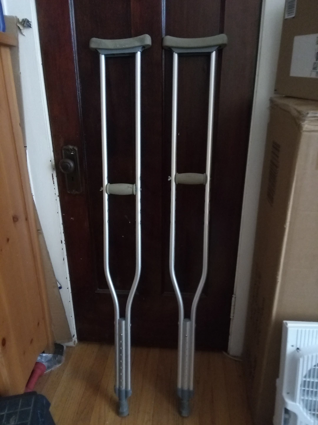 Adjustable Aluminum Crutches