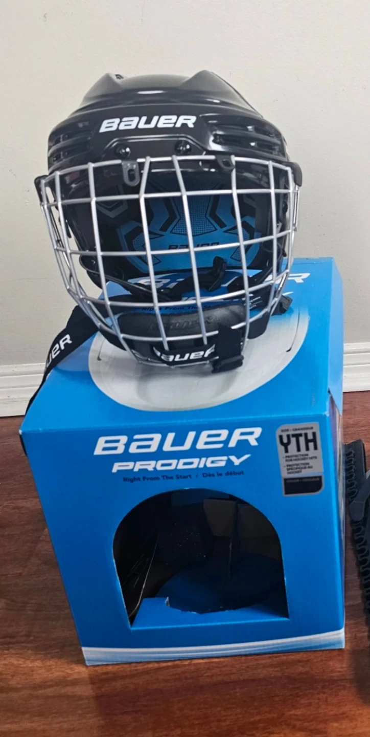 Bauer Prodigy Hockey Helmet
