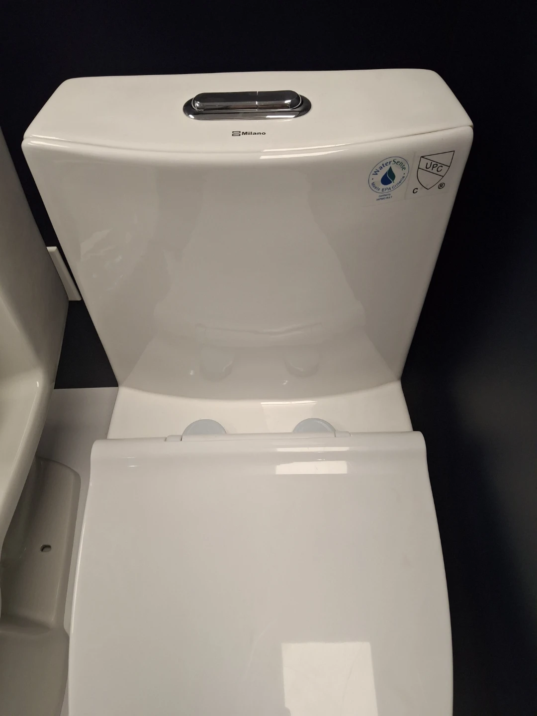 Milano Toilet