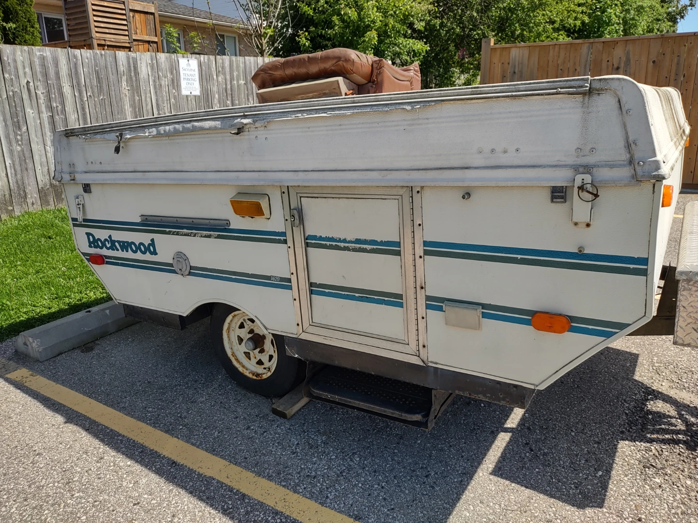 Pop up camper