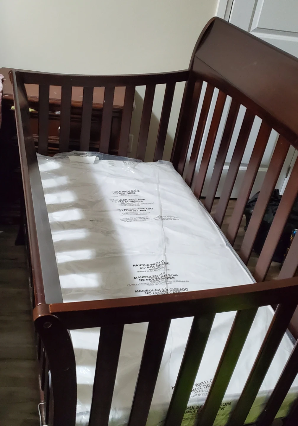 Wooden Crib with Mattress - photo 2