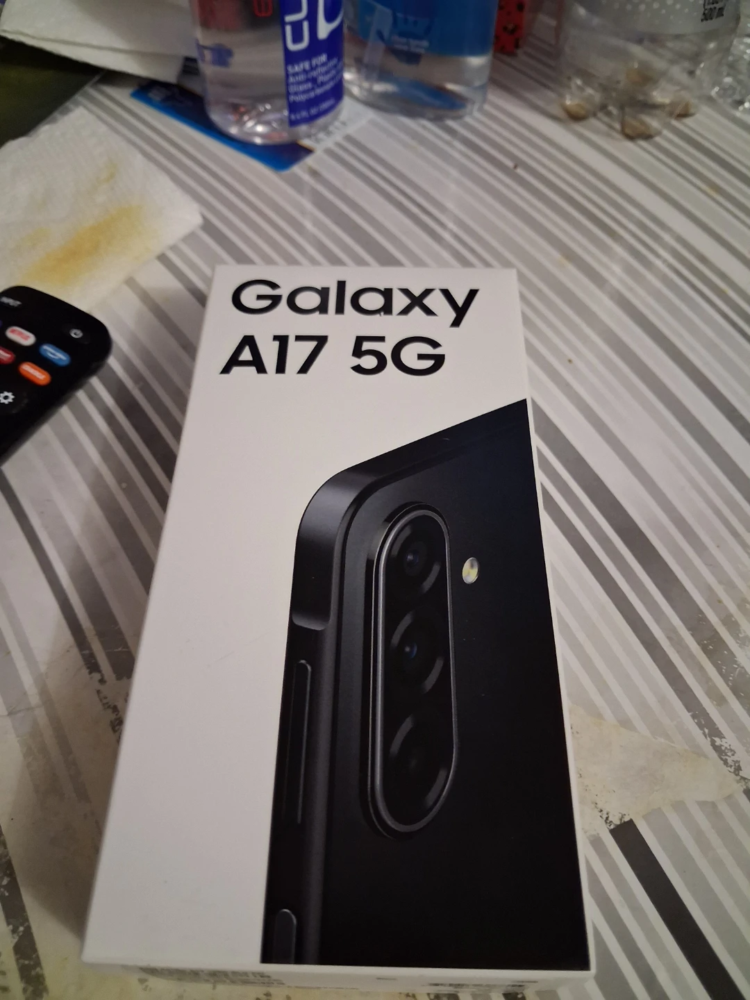 BRAND NEW NEVER USED CELL PHONE WITH SERIVE