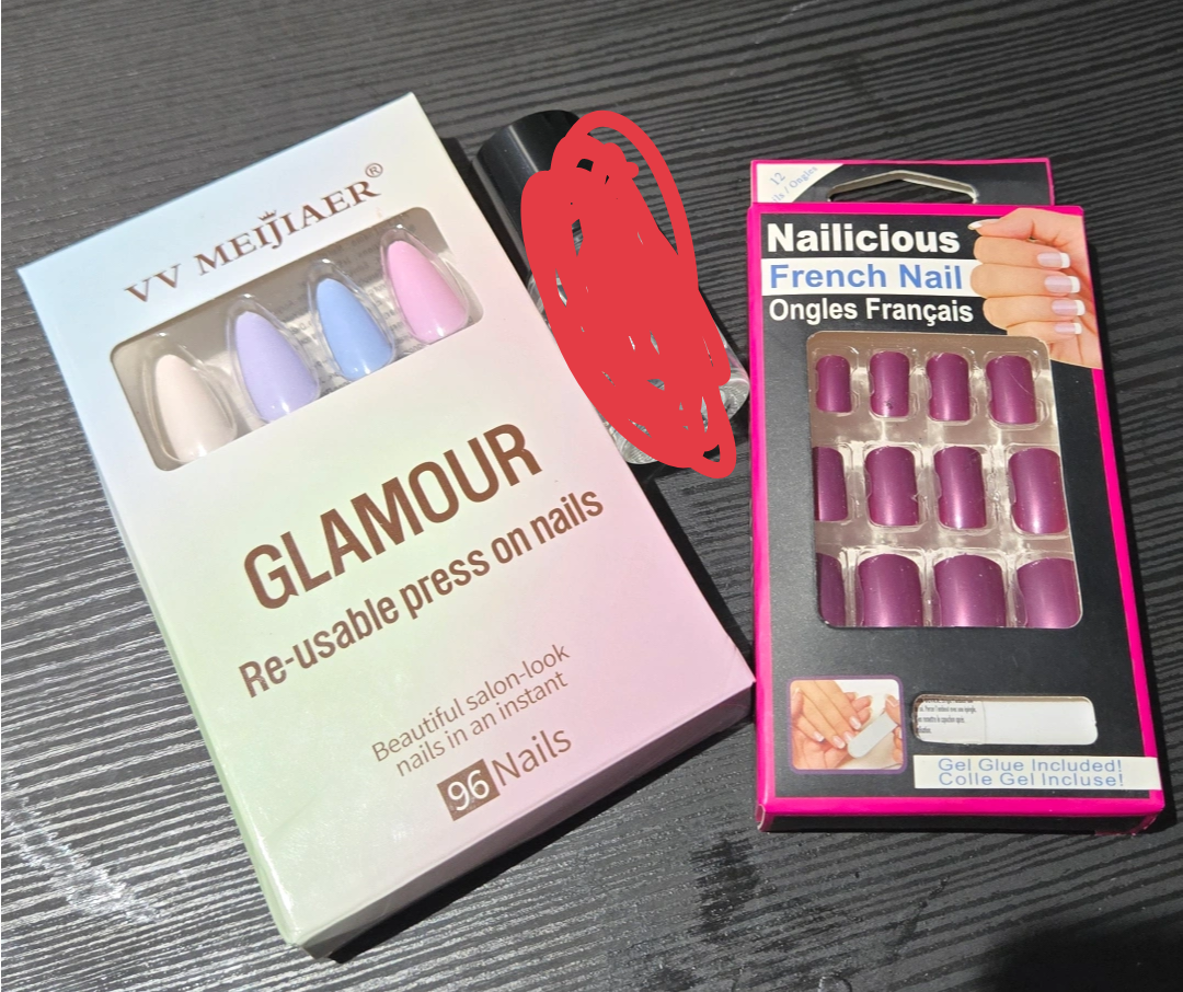 🎁🎁🎁 Glamour Press On Nails & Nailicious French Nail