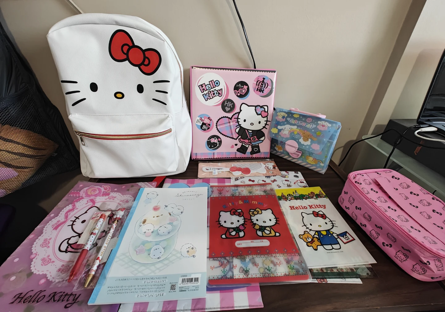 Sanrio Hello Kitty Stationery Set 💖