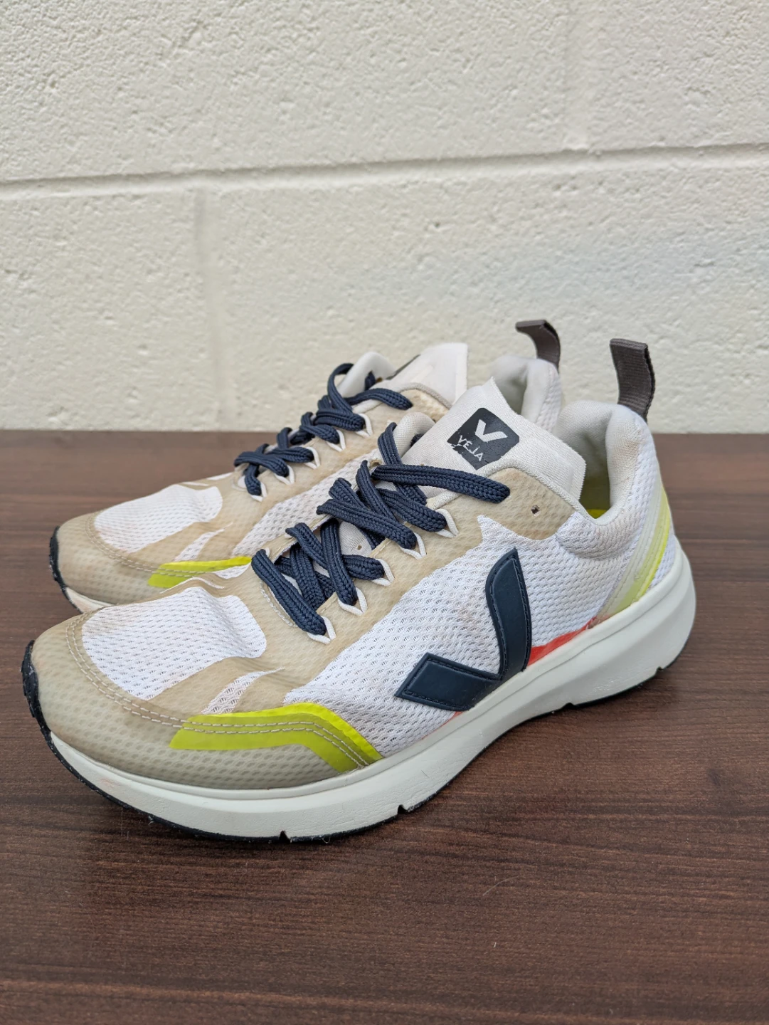 Veja Running Shoes White/Neon Yellow