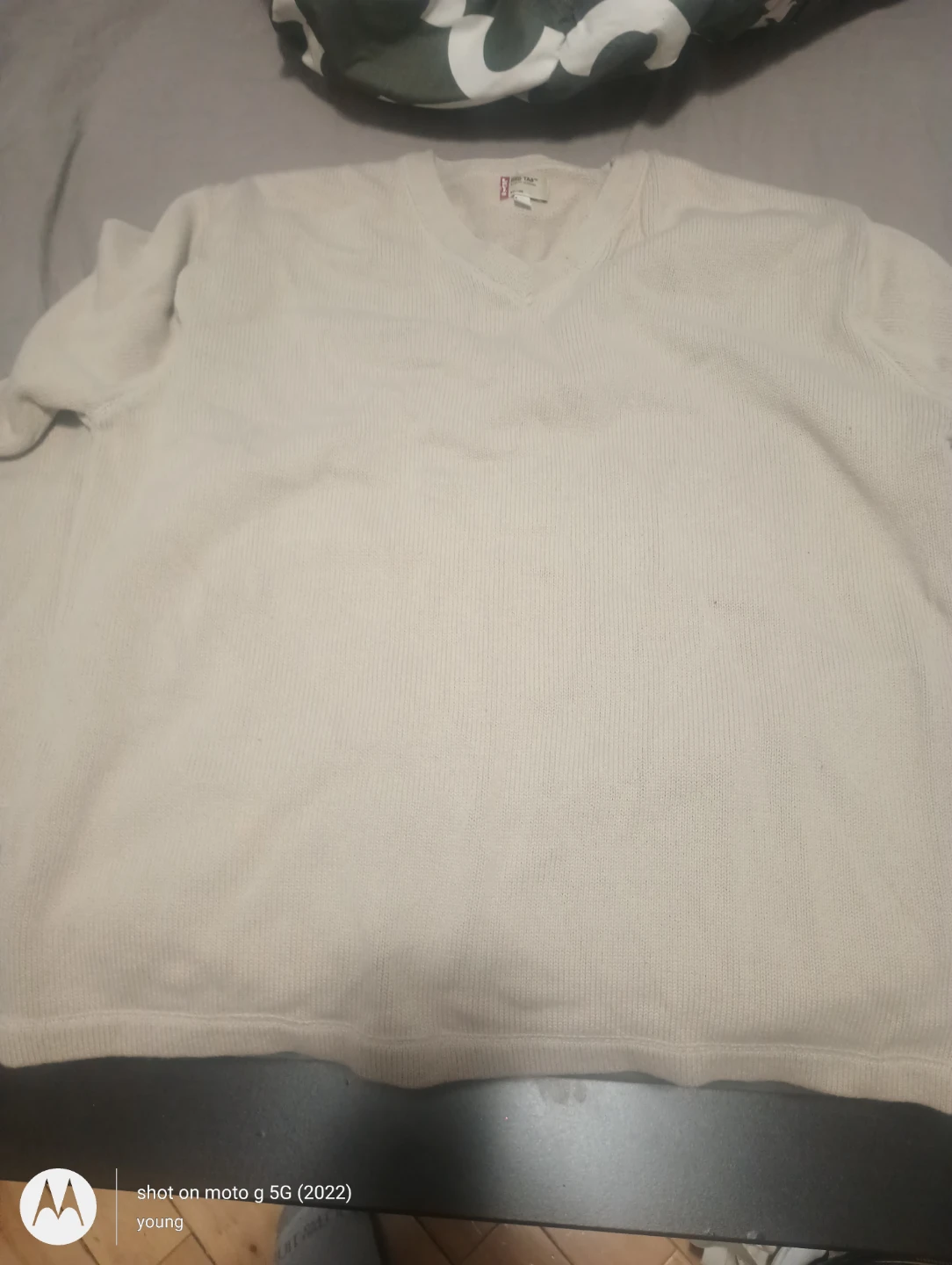 Levi's Red Tab V-Neck Sweater