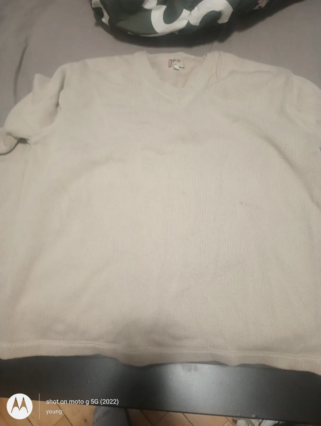 Levi's Red Tab V-Neck Sweater