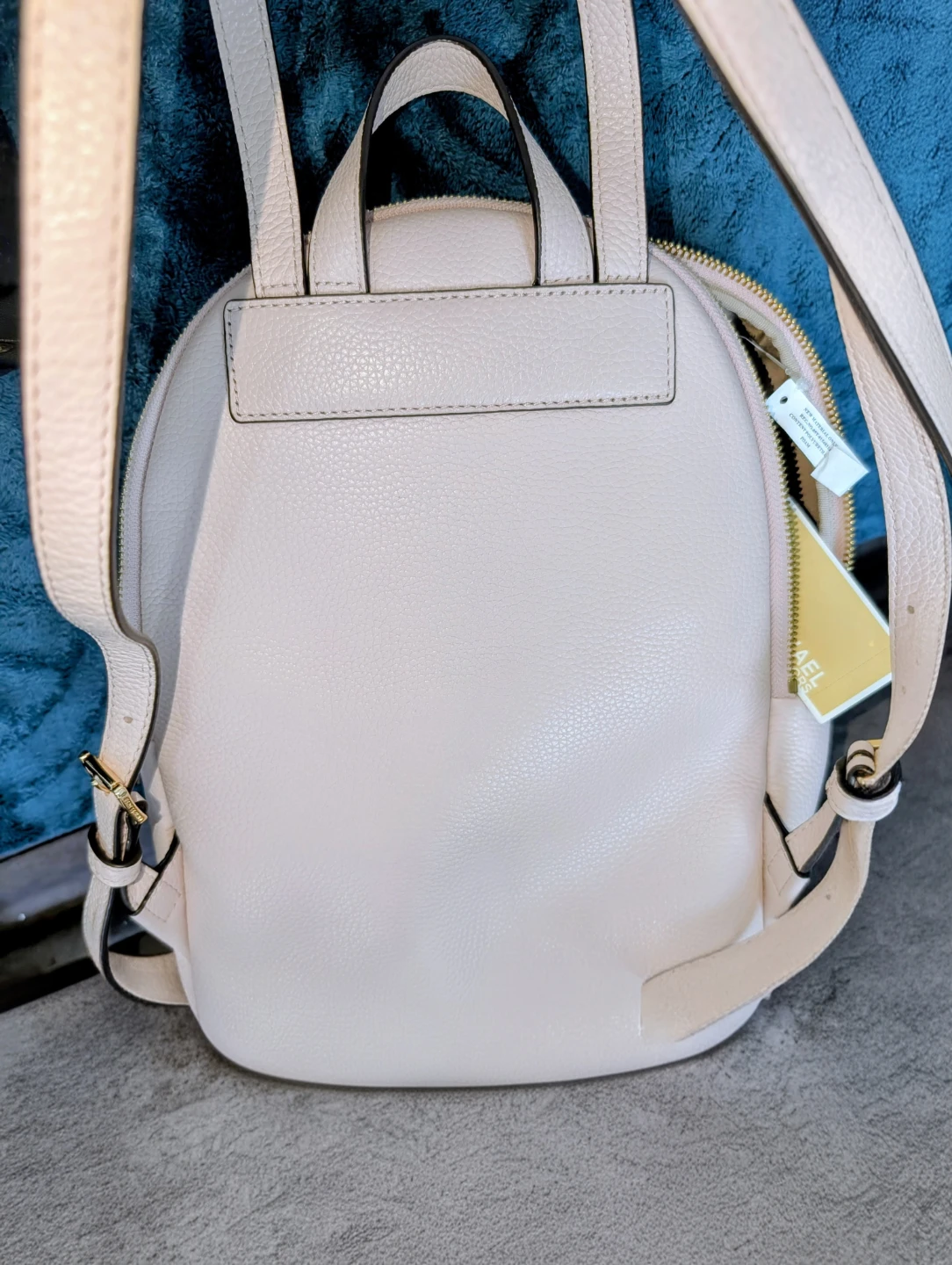 Authentic Michael Kors "Erin" Backpack - photo 3