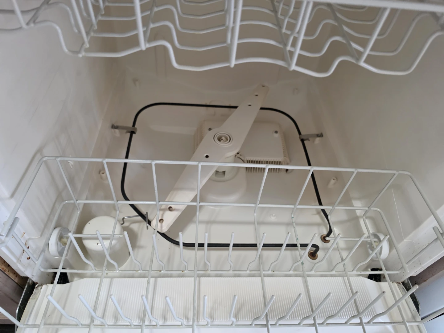 GE Dishwasher - photo 4