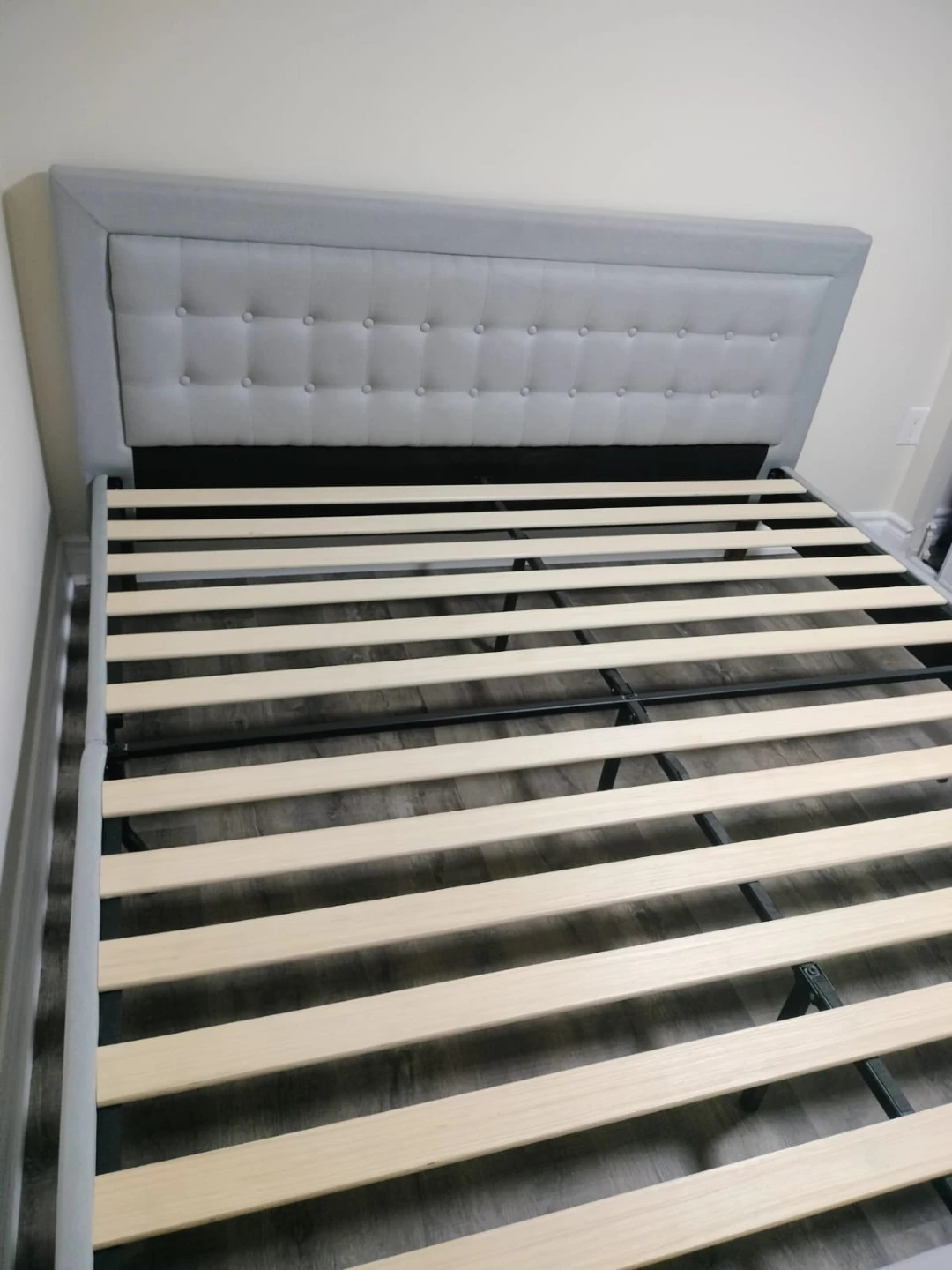 Grey Upholstered King Bed Frame with Tufted Headboard - photo 3