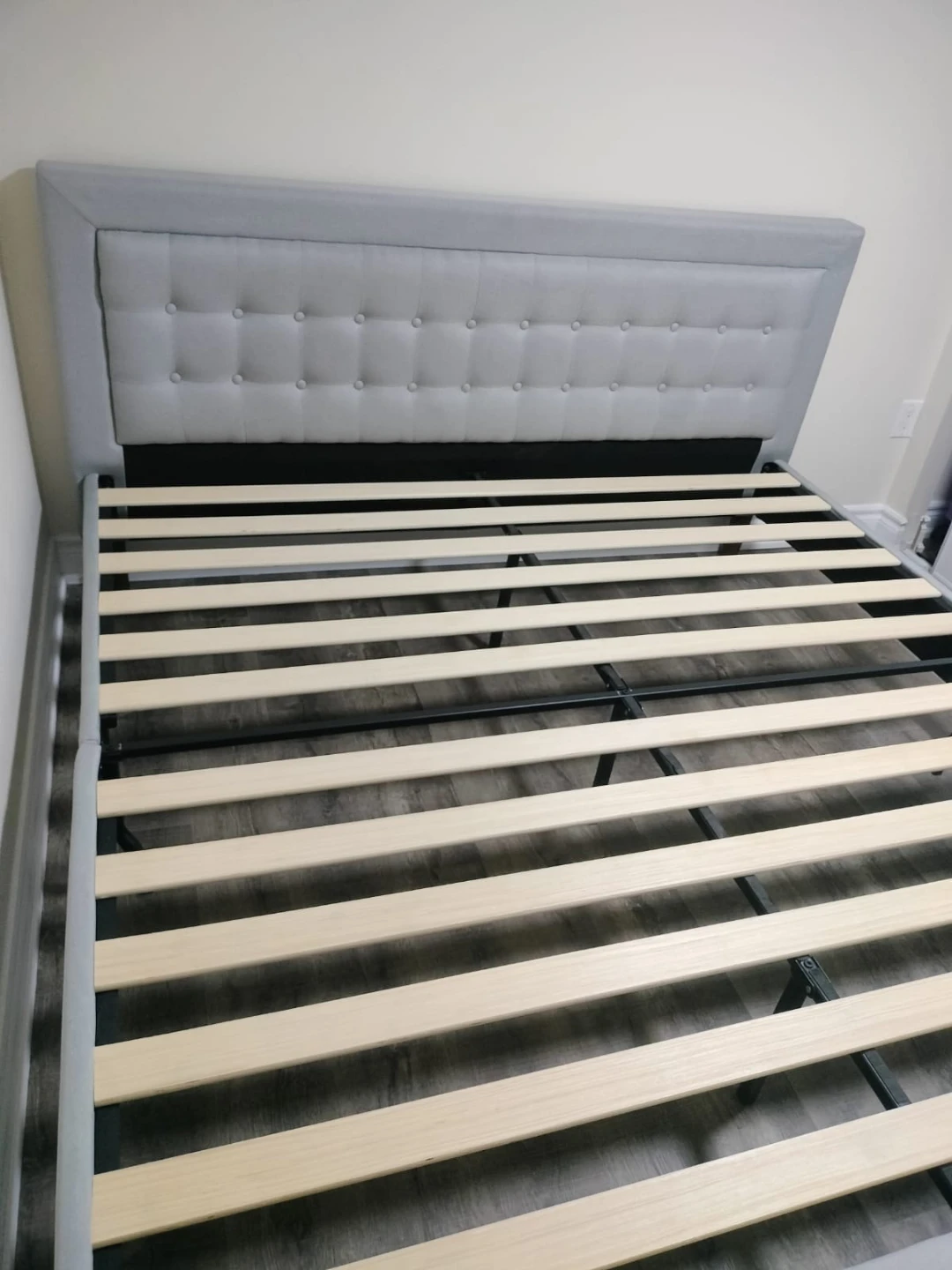 Grey Upholstered King Bed Frame with Tufted Headboard - photo 4