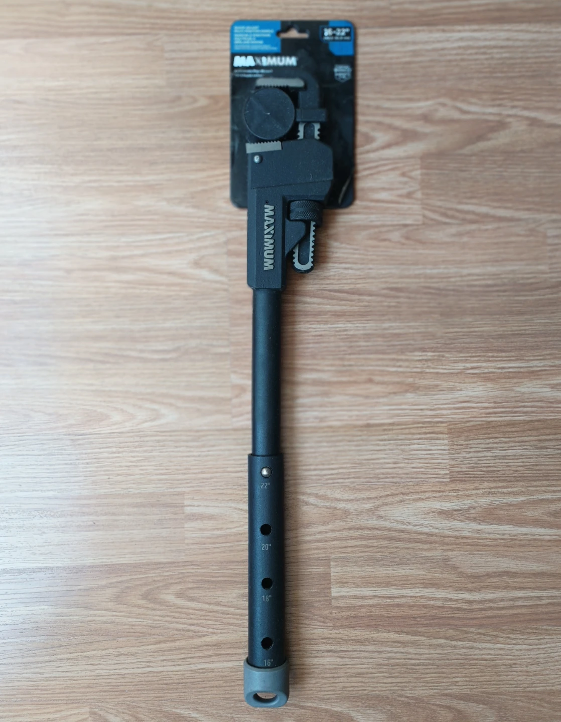 Maximum 18"-22" Adjustable Pipe Wrench