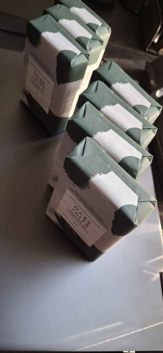 Oars + Alps Peppermint Charcoal Soap (7 Bars) - photo 2