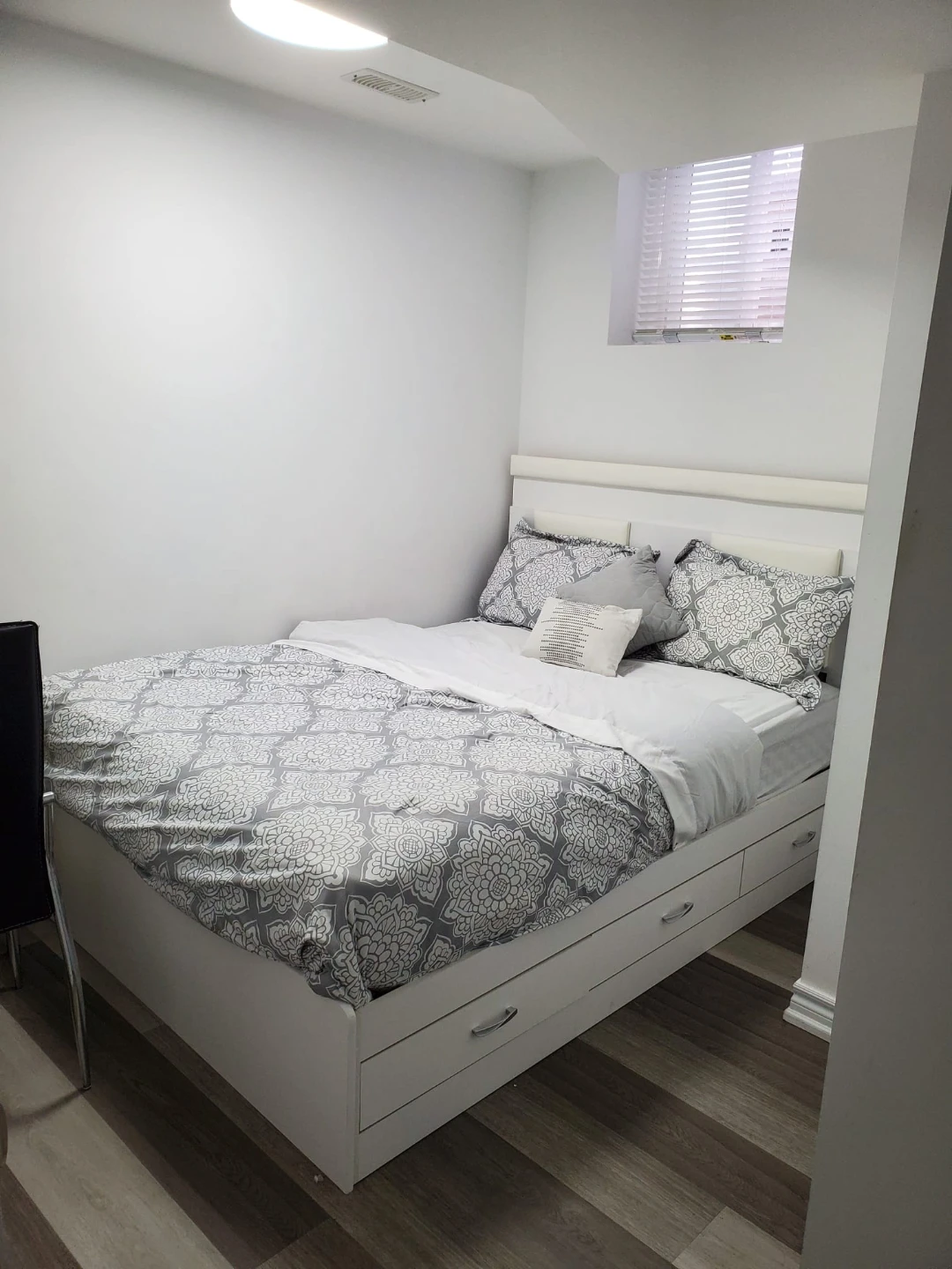Queen Size Bed Frame with Storage Drawers - photo 2