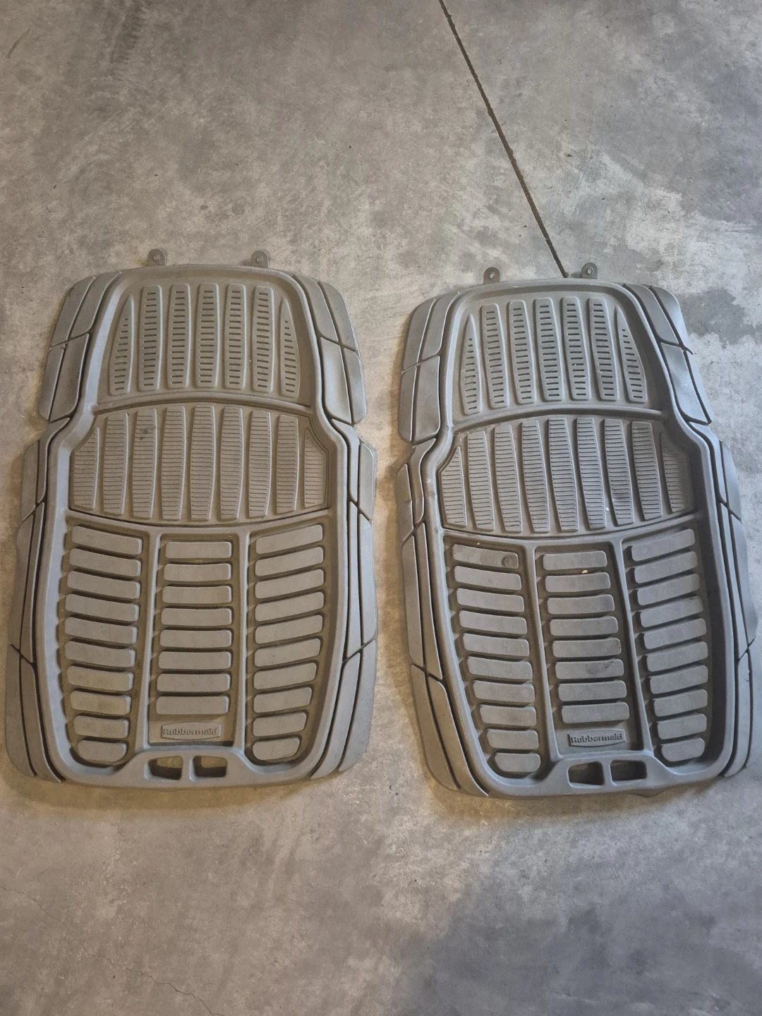 Rubbermaid Car Floor Mats - Set of 2 Grey