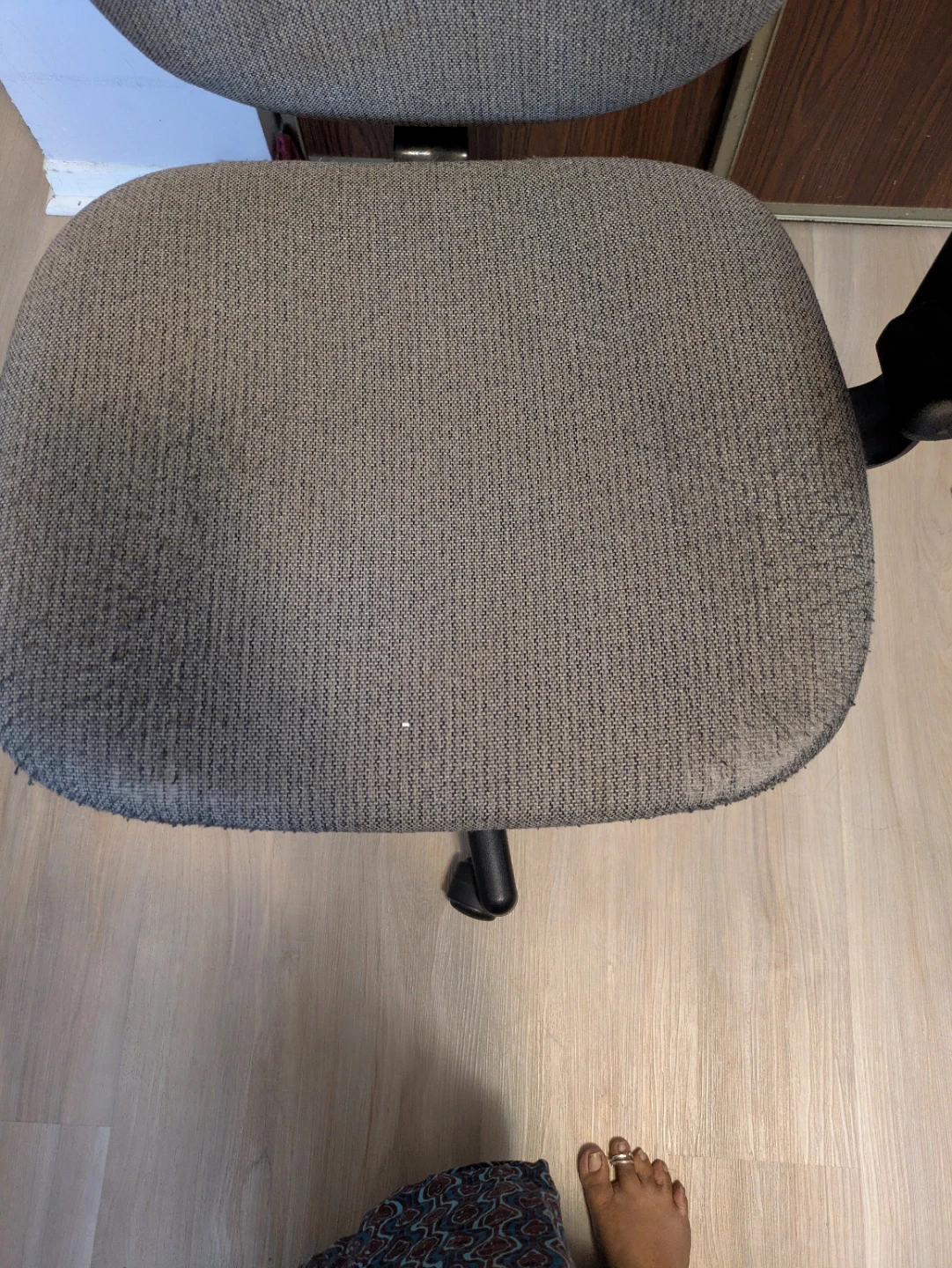 Grey Office Chair with Wheels - photo 3