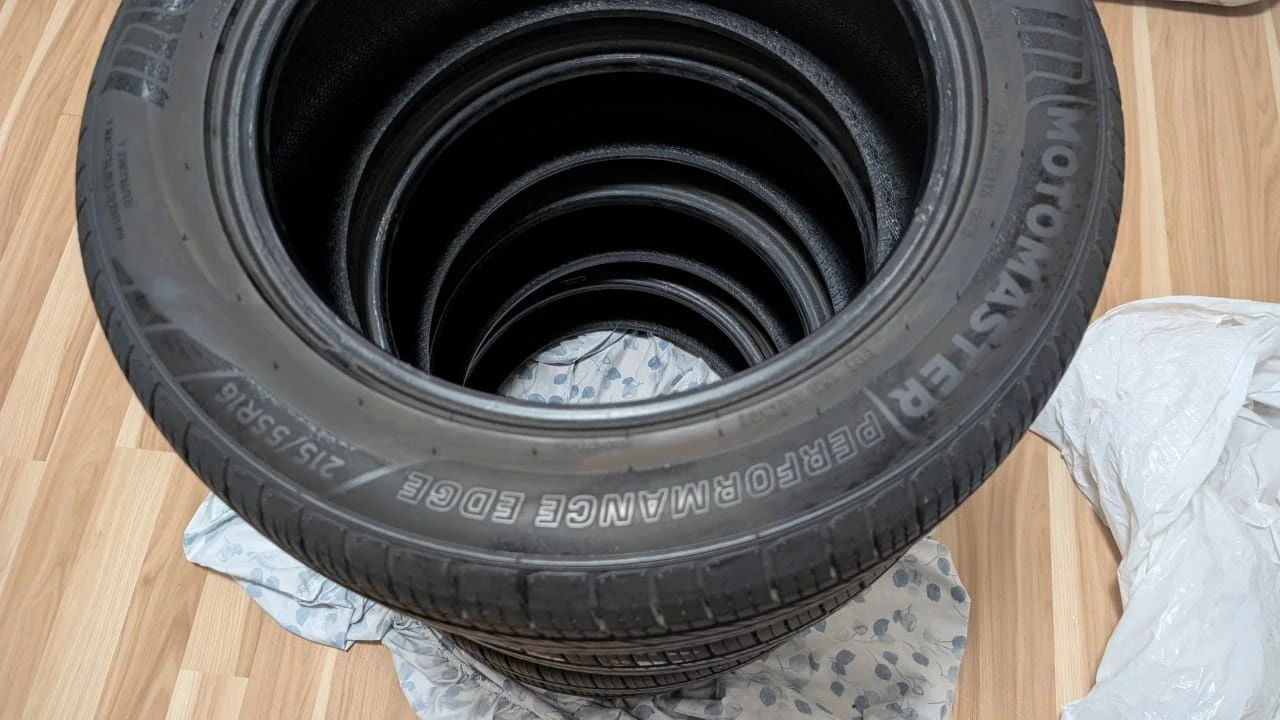 Motomaster Performance Edge Tires (Set of 4) 215/55R16 - photo 2