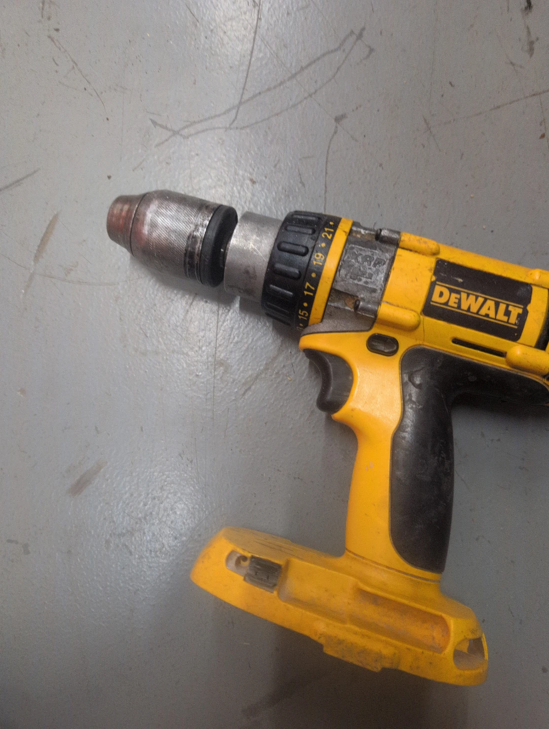 DeWalt DC988 Cordless XRP Hammerdrill 1/2" (13mm) - photo 2