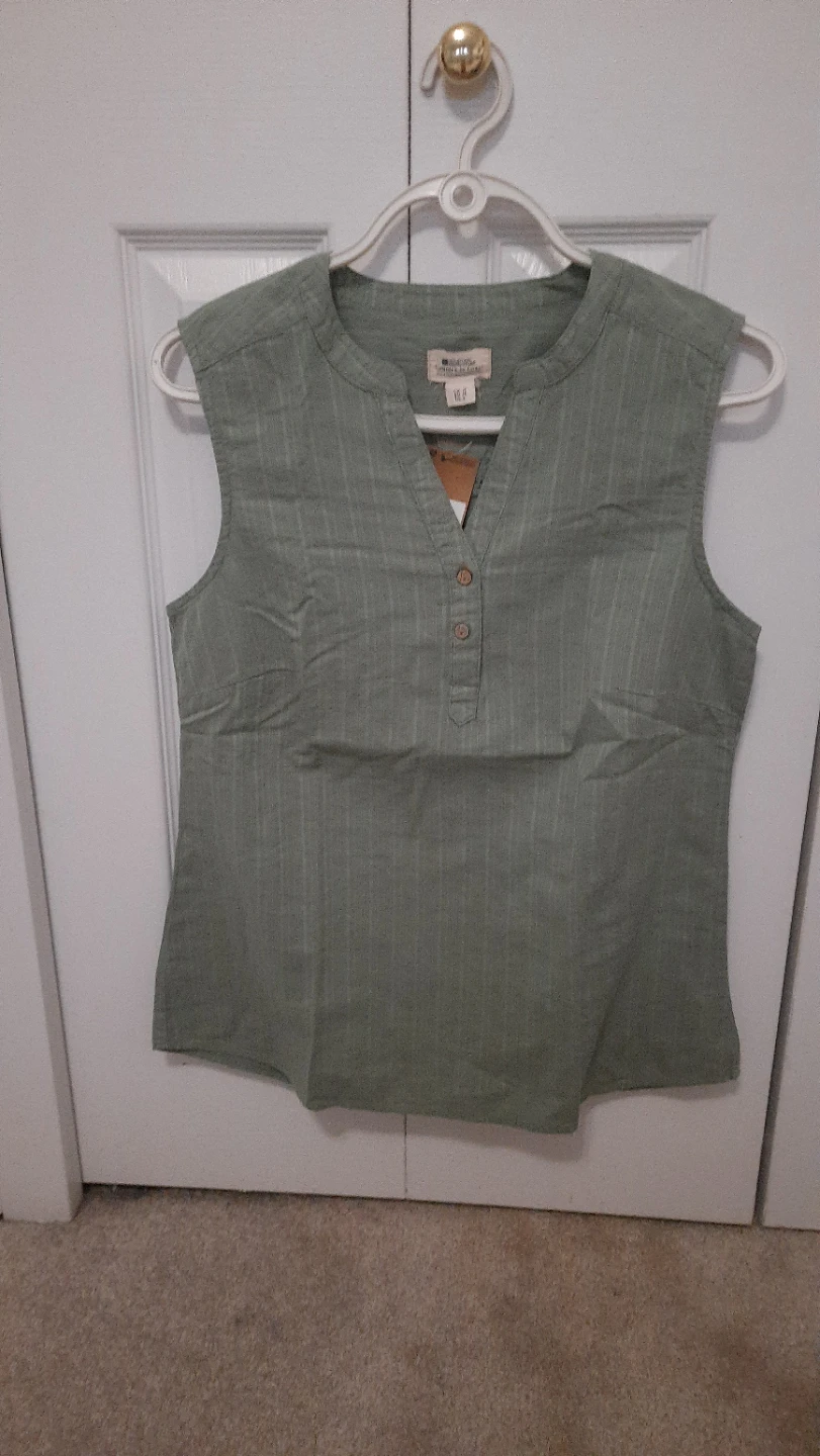 Green Sleeveless Top - Size Medium