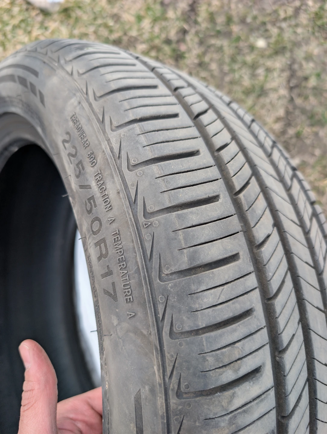 225/50 R17 RoadX RxMotion UHP HPX01